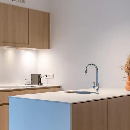 Apartment Modern In The Iconic Ensor Tower *