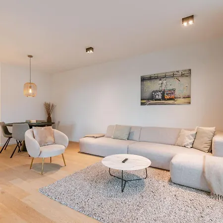 Modern In The Iconic Ensor Tower Apartament *