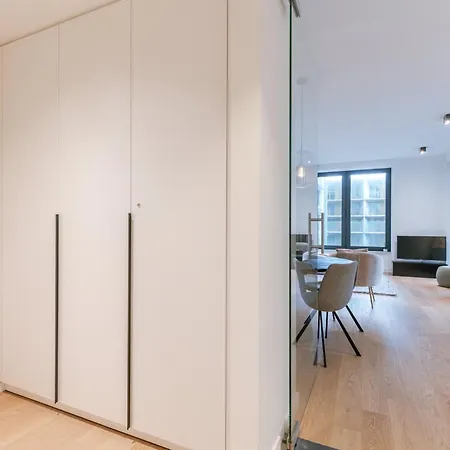 Modern In The Iconic Ensor Tower Apartment Ostende