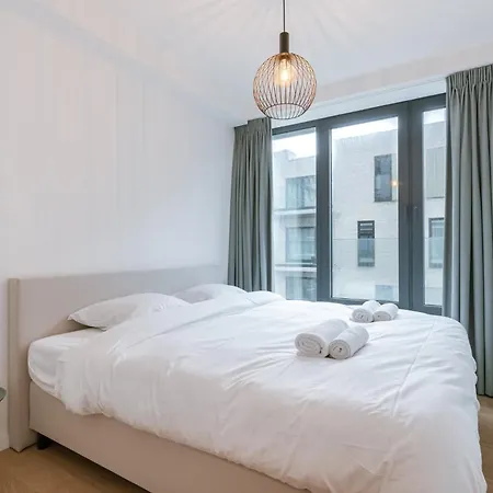 Modern In The Iconic Ensor Tower *