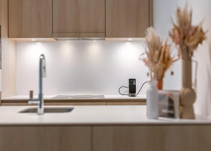 Modern In The Iconic Ensor Tower Apartament *