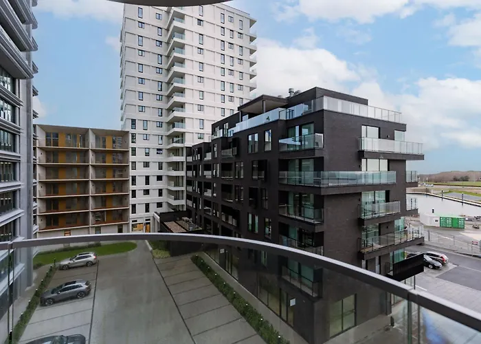 Modern In The Iconic Ensor Tower Apartament *